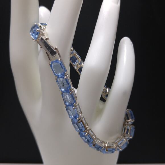 Vintage Monet Light Blue Lucite Rhinestone Bracelet, Rhodium Plated - Picture 5 of 10